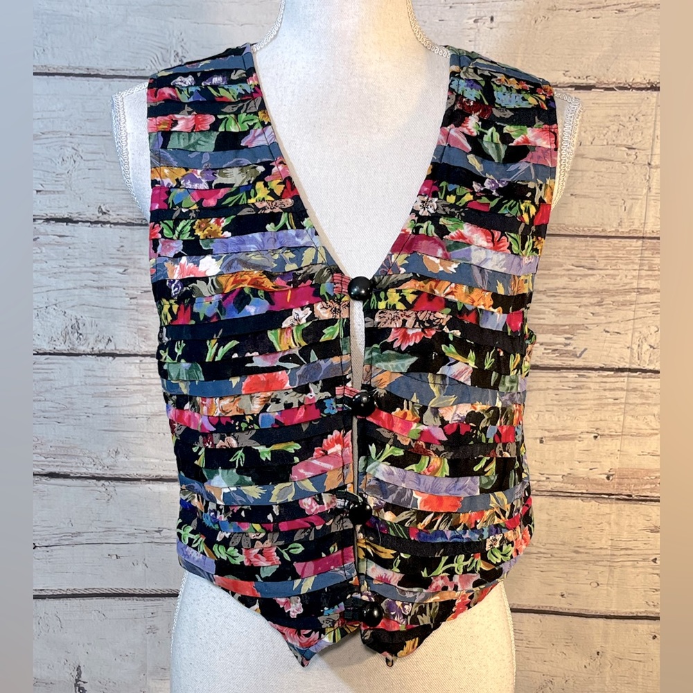 AJ Vest Vintage Pleated Floral w Solid Black Back-Small